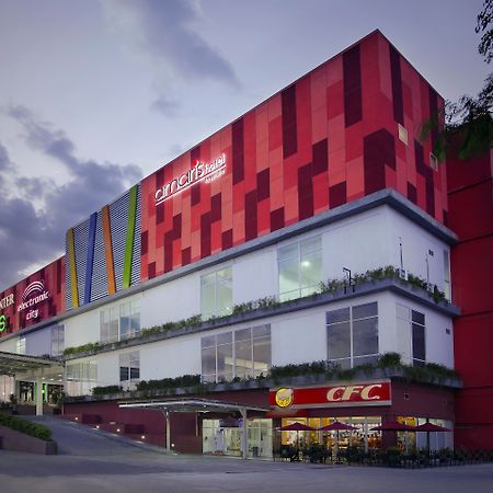 Amaris Hotel Ponorogo Экстерьер фото