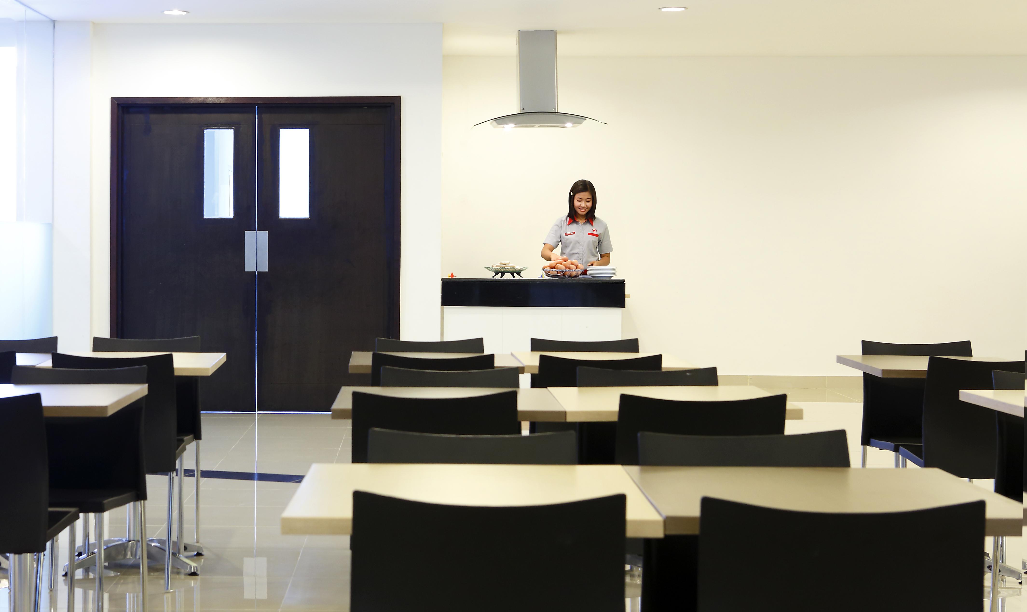 Amaris Hotel Ponorogo Экстерьер фото