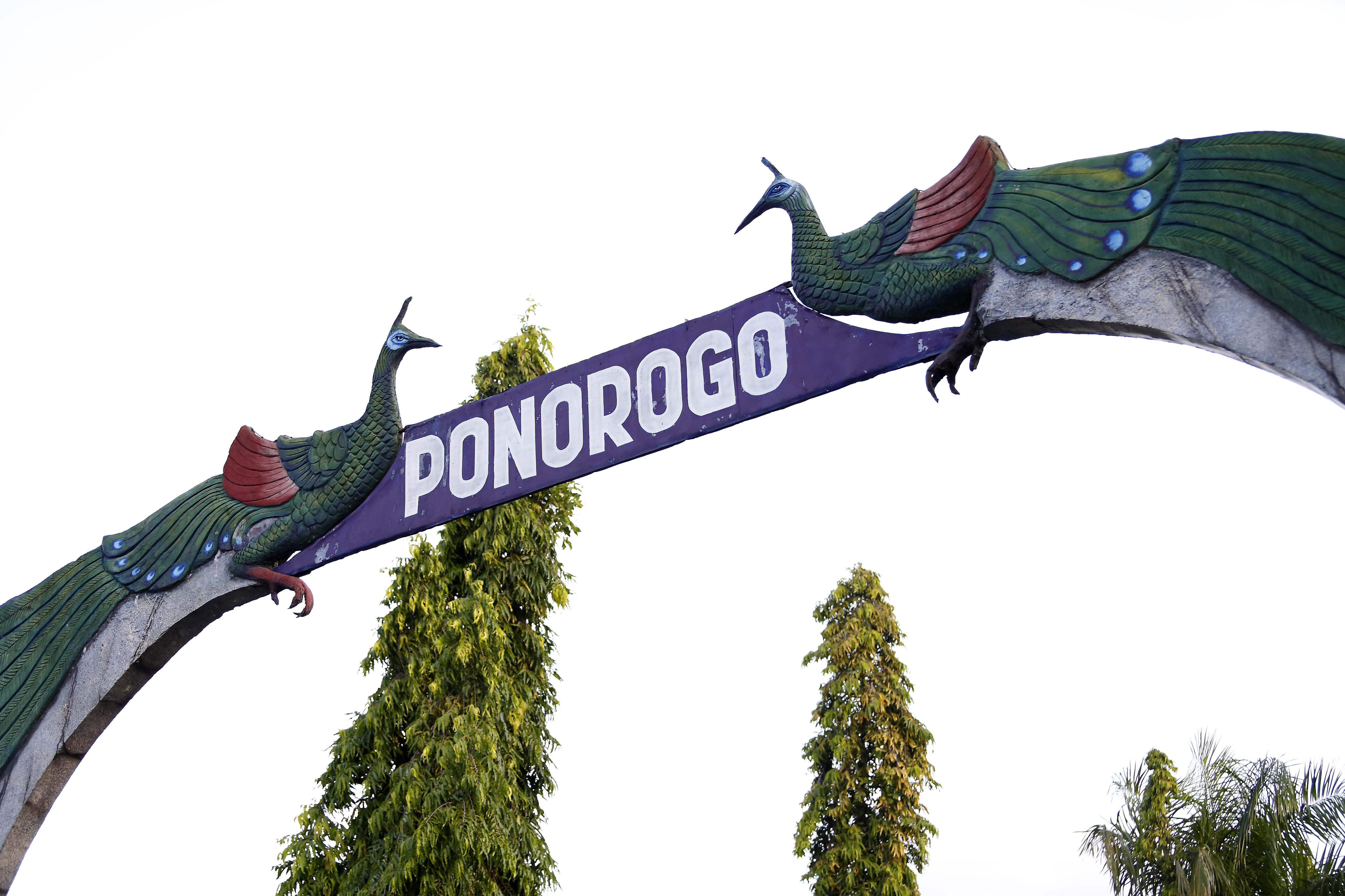 Amaris Hotel Ponorogo Экстерьер фото