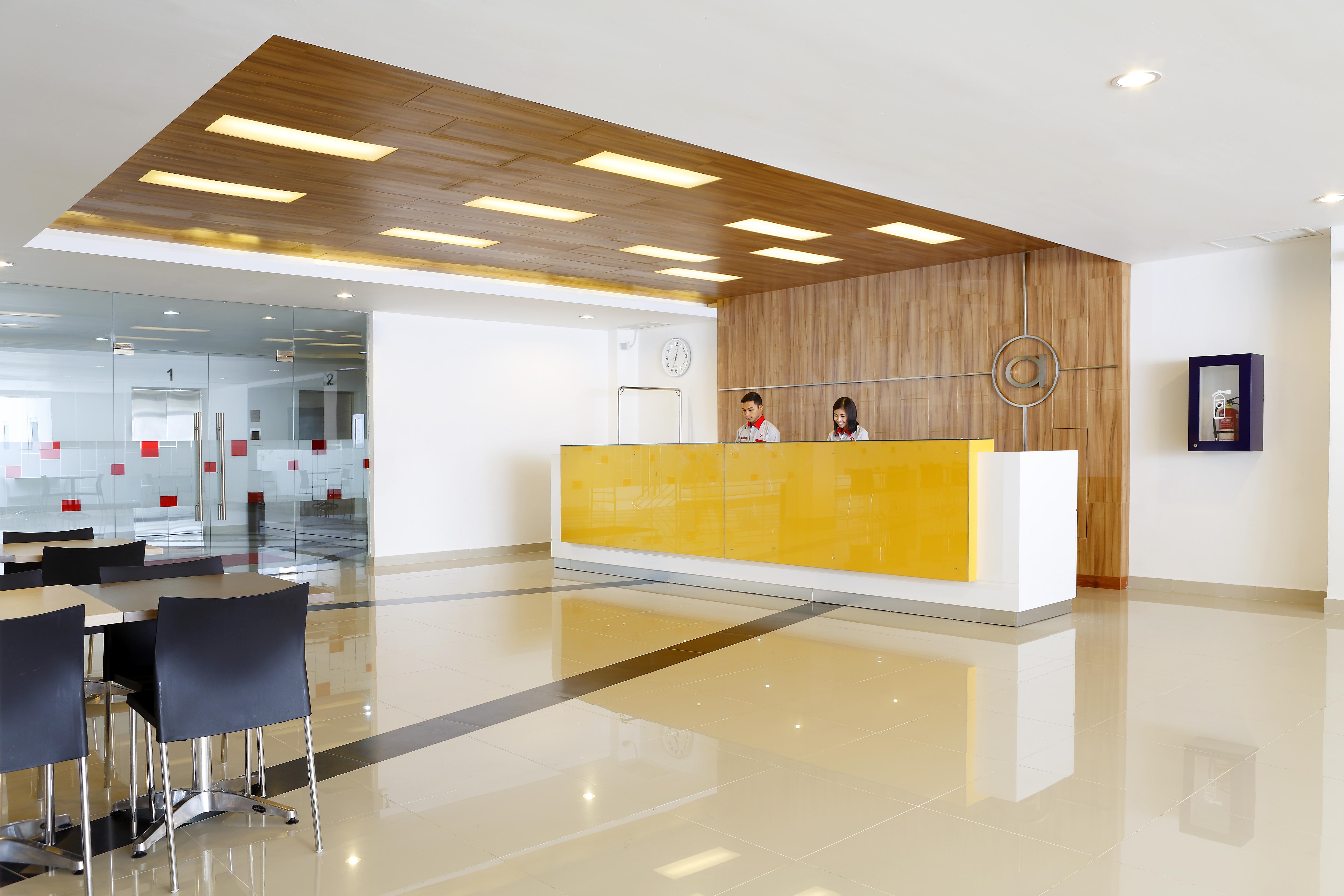 Amaris Hotel Ponorogo Экстерьер фото